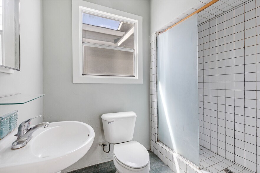 More Photos Of 724 Hermosa Ave, Hermosa Beach Apartments For Sale