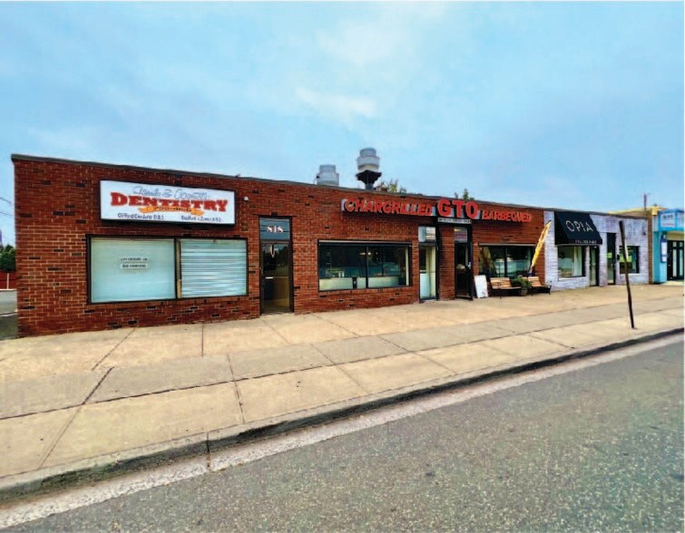 Primary Photo Of 810-818 N Broadway, Massapequa Storefront For Sale
