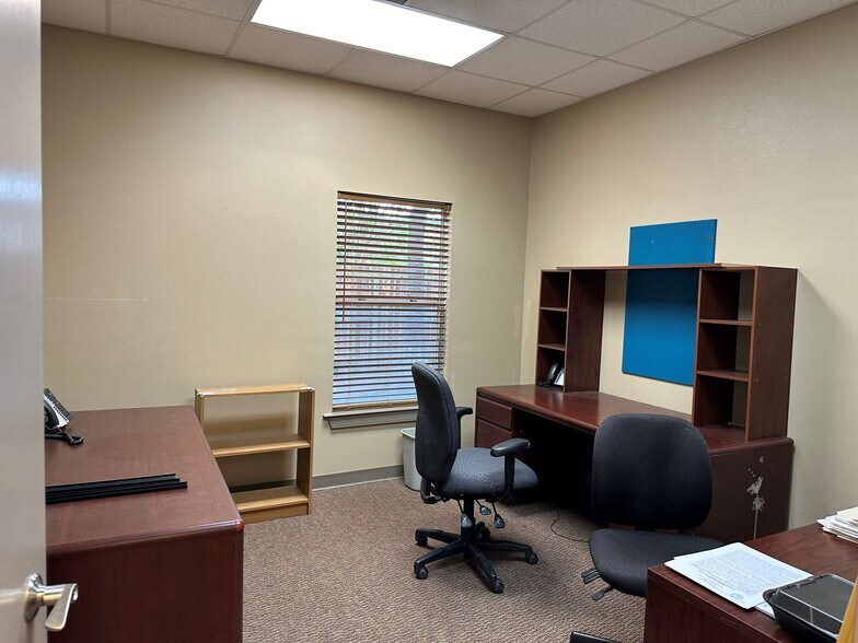 More Photos Of 2053 Gause Blvd E, Slidell Office For Lease