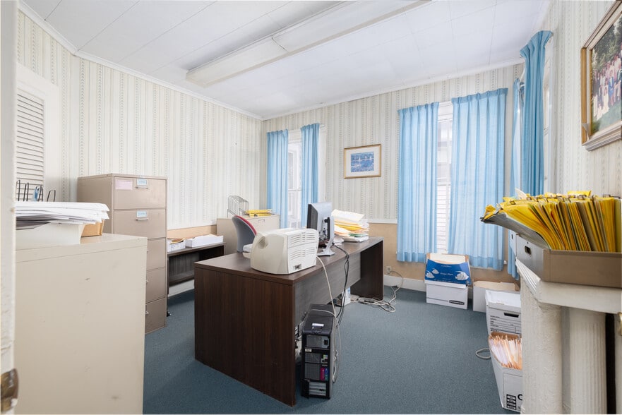 More Photos Of 59 Central Ave, Waterbury Office For Sale