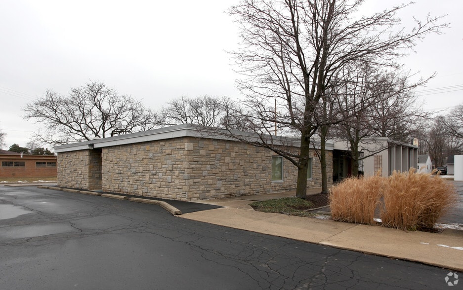 More Photos Of 891 S James Rd, Columbus Medical For Sale