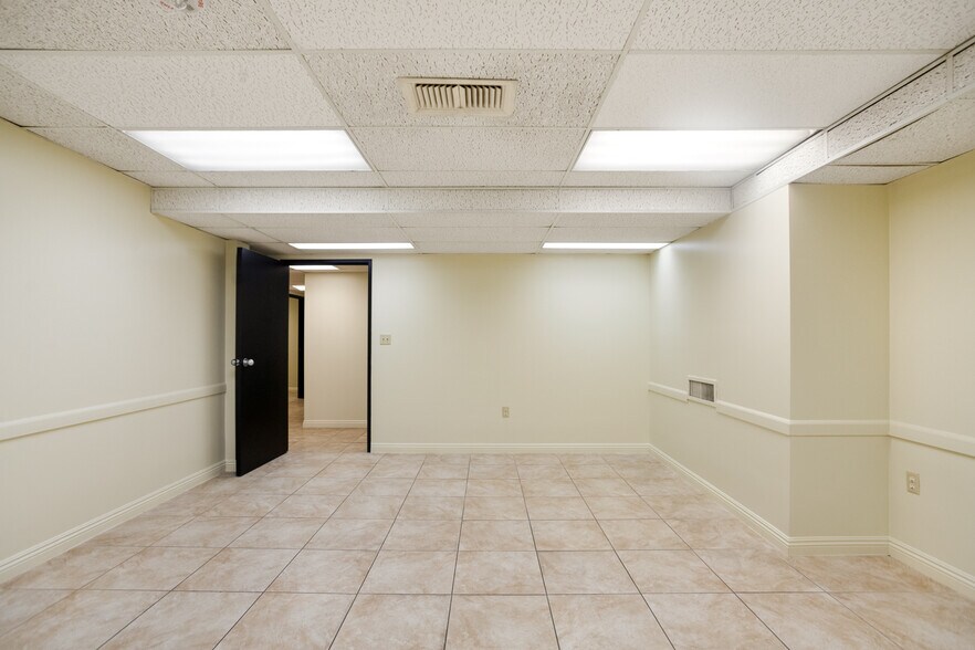 More Photos Of 1111 Town & Country Rd, Orange Medical For Sale