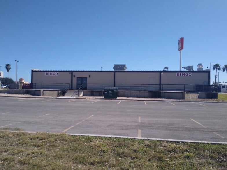 More Photos Of 800 S International Blvd, Hidalgo Freestanding For Lease