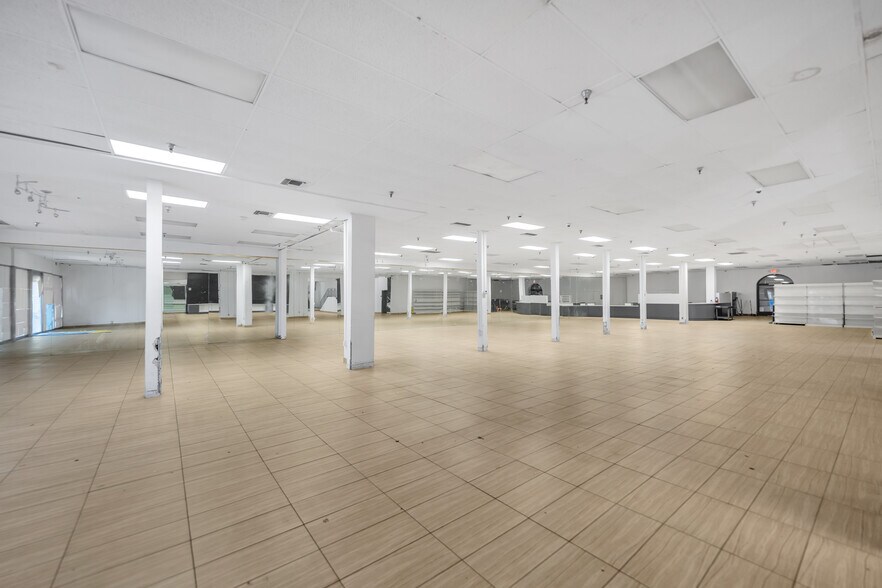 More Photos Of 6315-6323 Pacific Blvd, Huntington Park Storefront For Sale