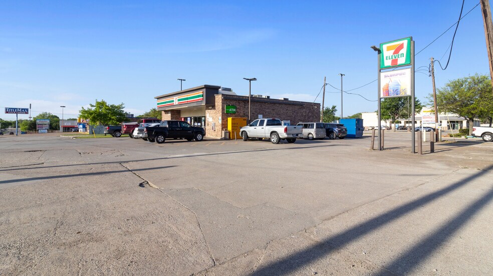 Primary Photo Of 2417 Jupiter Rd, Plano Convenience Store For Sale