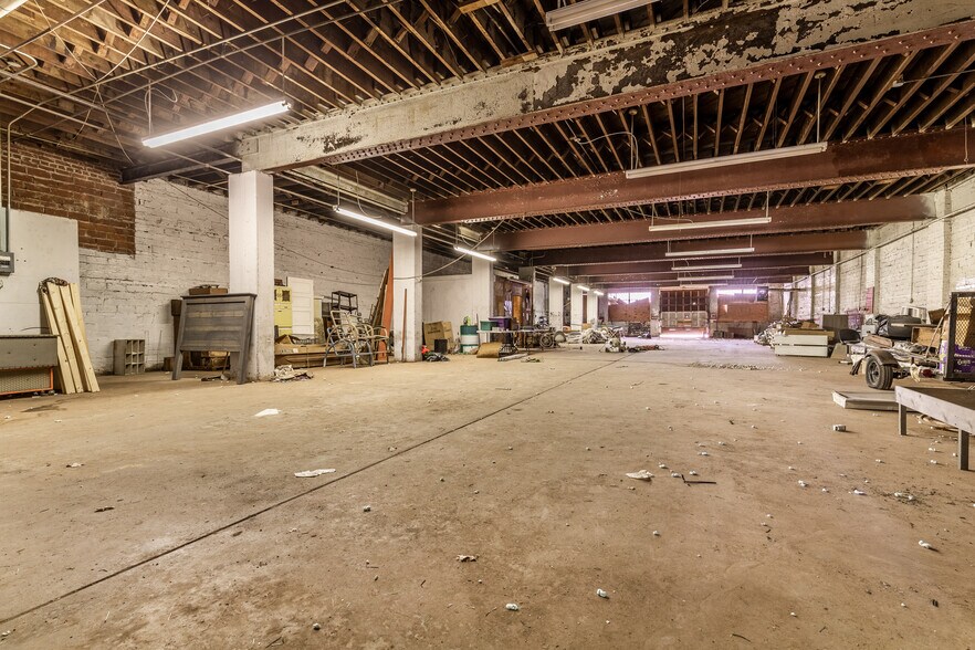 More Photos Of 611-613 W Chickasha Ave, Chickasha Storefront Retail Office For Lease