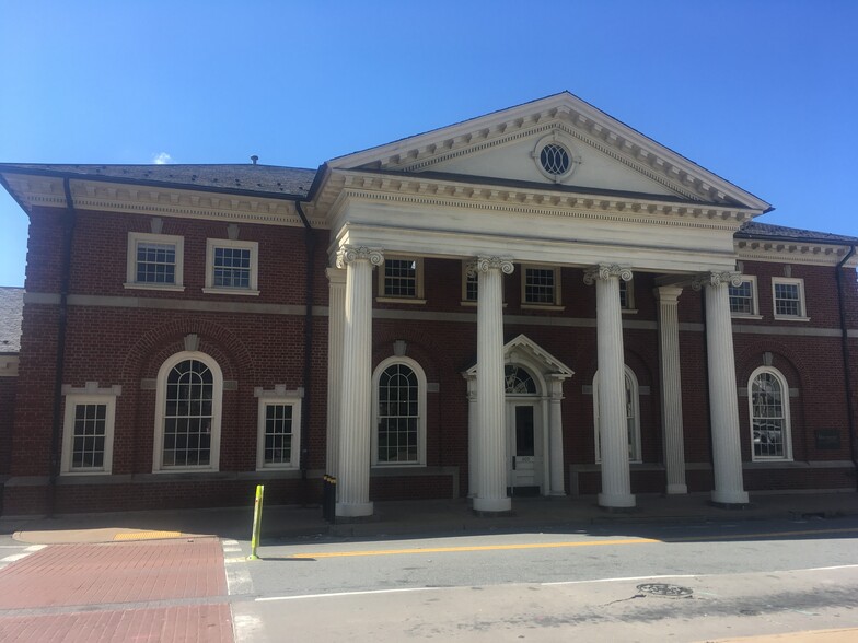 Primary Photo Of 600 E Water St, Charlottesville Office For Sale