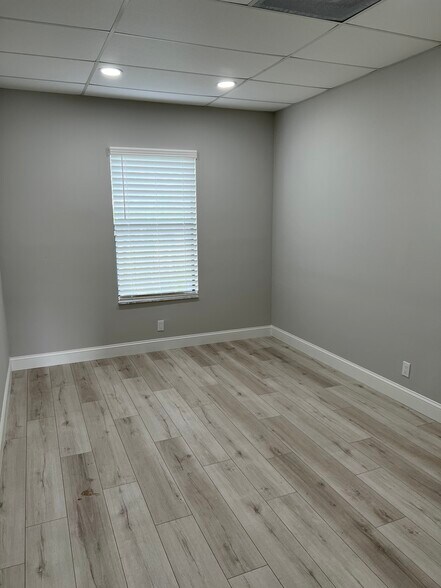 More Photos Of 725 N A1A, Jupiter Medical For Sale