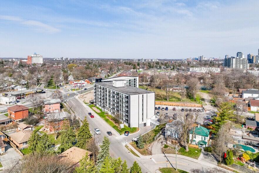 More Photos Of 270 E Spadina Rd, Kitchener Apartments For Sale