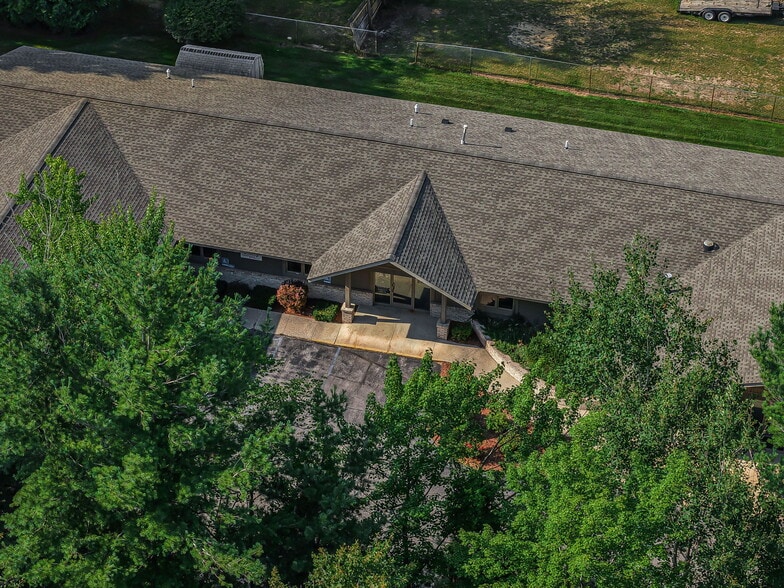 More Photos Of 3819 4 Mile Rd N, Traverse City Office For Sale