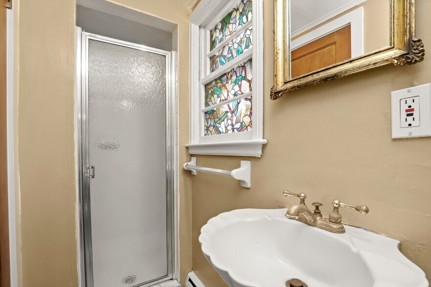 More Photos Of 47 Hollow Tree Ridge Rd, Darien Apartments For Sale