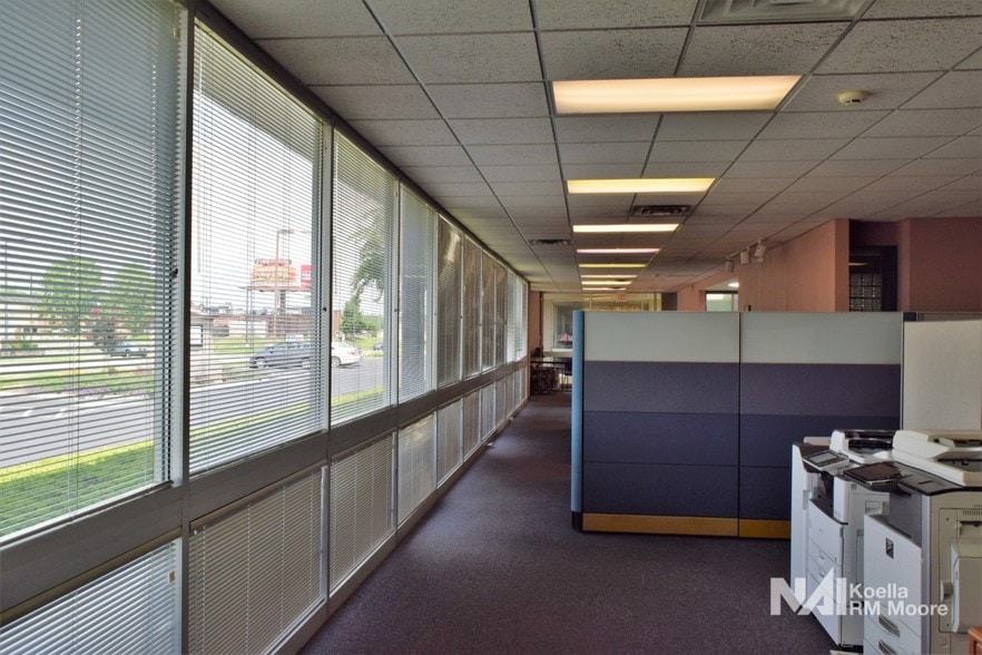 More Photos Of 255 N Peters Rd, Knoxville Office For Lease