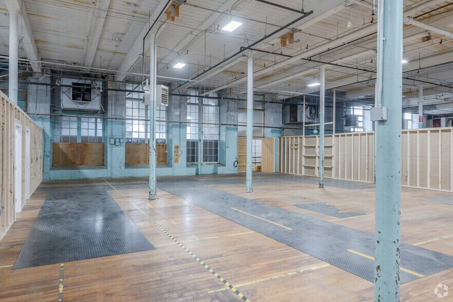 More Photos Of 1 Ace St, Fall River Warehouse For Lease