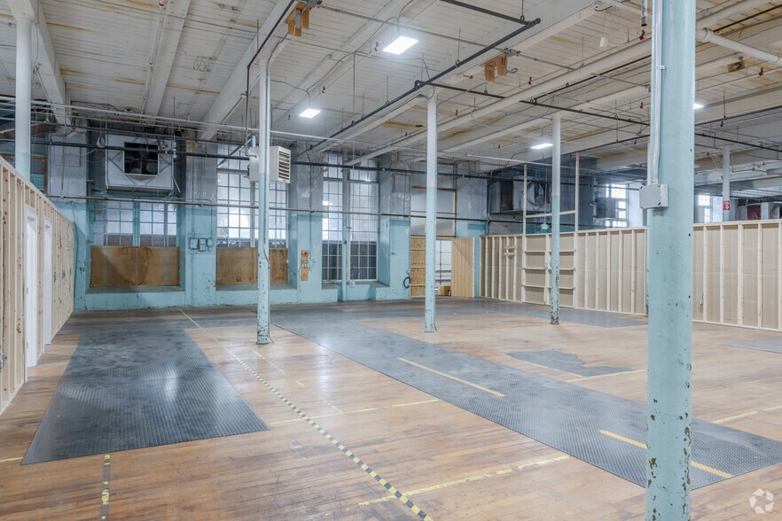 More Photos Of 1 Ace St, Fall River Warehouse For Lease