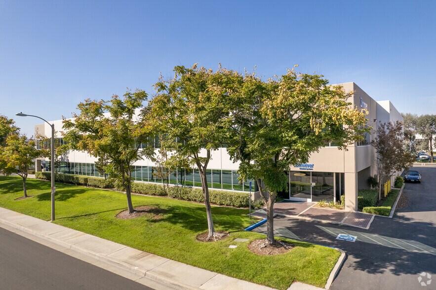 More Photos Of 3 Goodyear, Irvine Warehouse For Lease