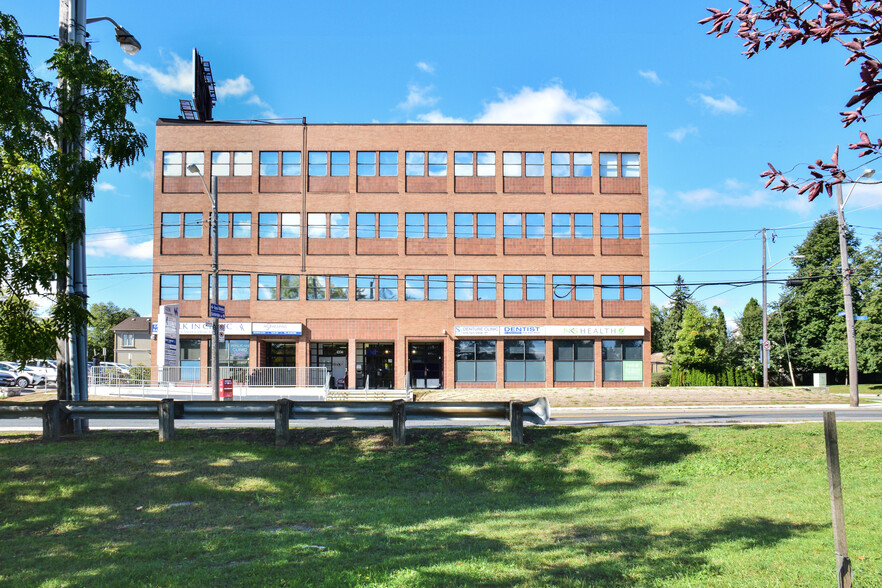 Primary Photo Of 4256 Bathurst St, Toronto Medical For Lease