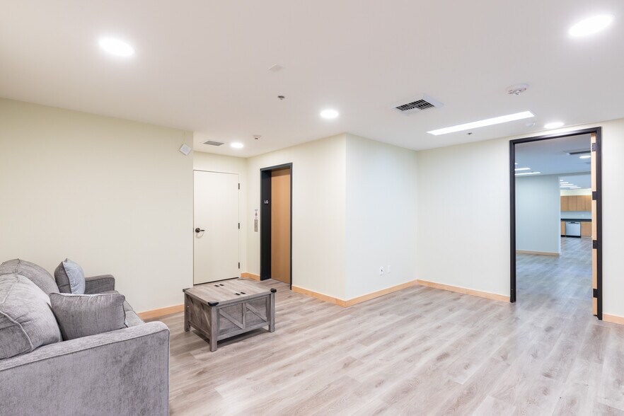 More Photos Of 690 De Long Ave, Novato Office For Sale