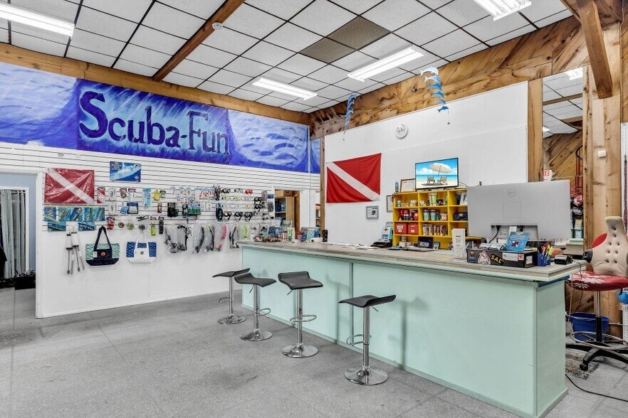 More Photos Of 99222 Overseas Hwy, Key Largo Storefront Retail Residential For Sale