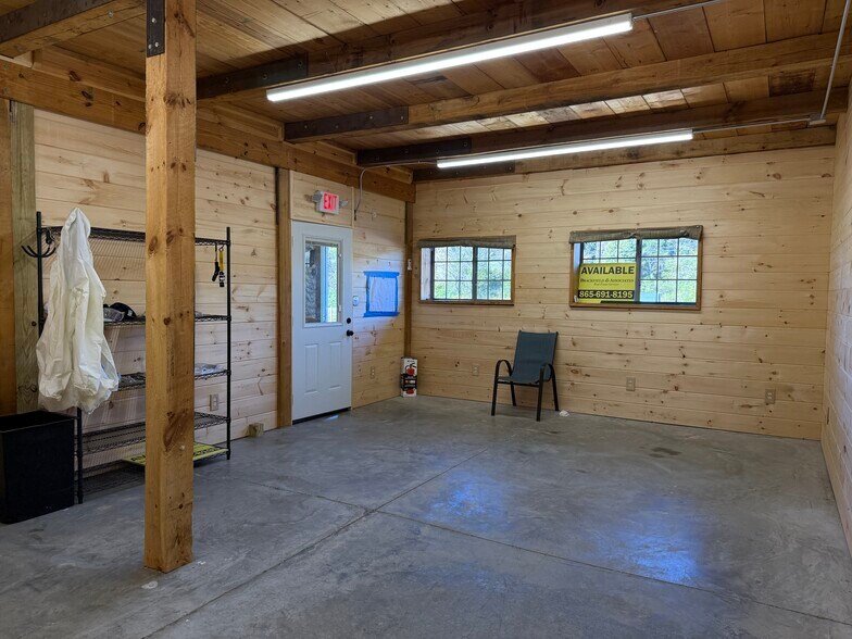 More Photos Of 2803 W Lamar Alexander Pky, Friendsville Industrial For Lease