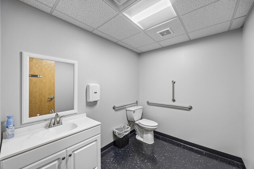 More Photos Of 80 Davis Pky, Clyde Warehouse For Sale