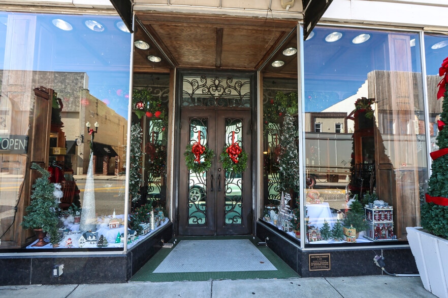 More Photos Of 1024 Noble St, Anniston Storefront Retail Office For Sale