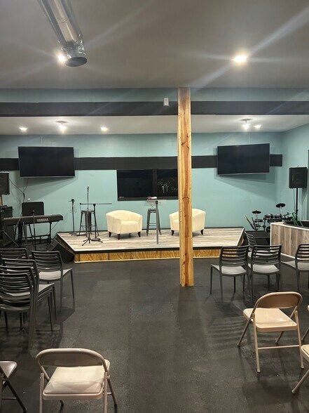 More Photos Of 55 W Church St, Newark Storefront Retail Office For Sale