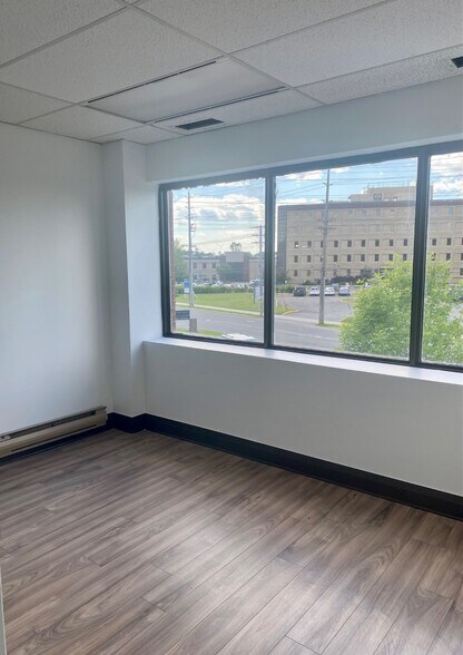 More Photos Of 1680-1690 Woodward Dr, Ottawa Office For Lease