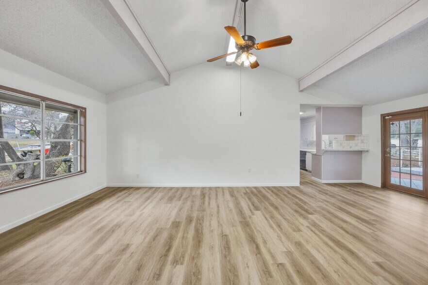 More Photos Of 7900 Hudson Loop, Austin Land For Lease