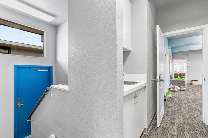 More Photos Of 611 W Columbia St, Pasco Office For Sale