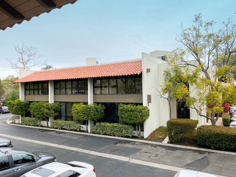 More Photos Of 5700 Corsa Ave, Westlake Village Unknown For Lease