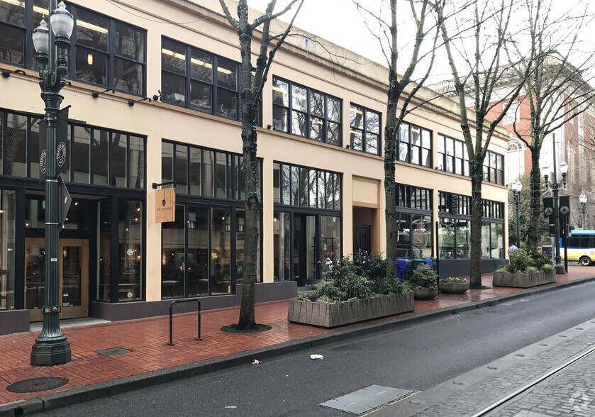 More Photos Of 802-814 SW 10th Ave, Portland Office For Sale