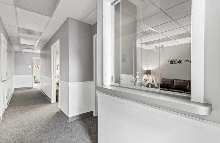 More Photos Of 5777 W Maple Rd, West Bloomfield Medical For Lease