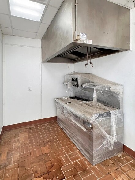 More Photos Of 1201 Craig Ave, Tracy Freestanding For Sale