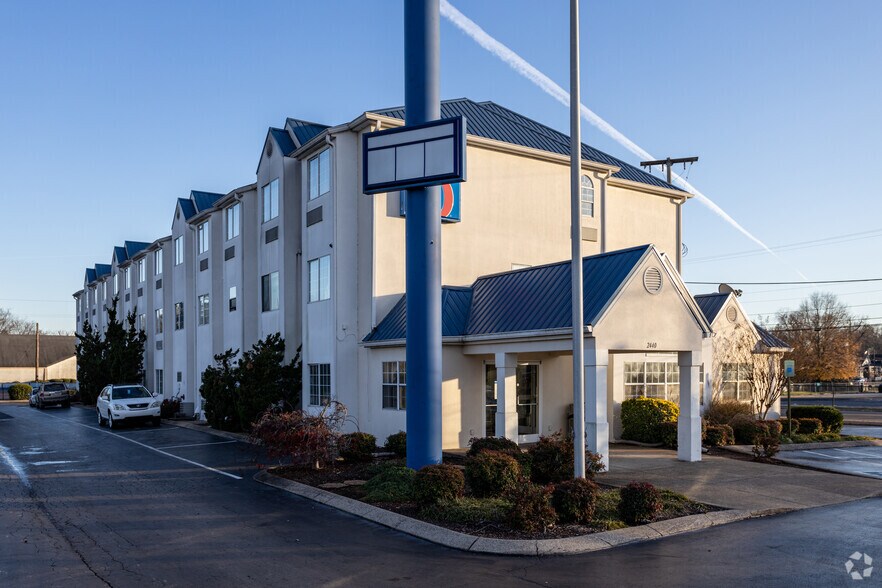 More Photos Of 2440 Williams St, Chattanooga Hotel For Sale