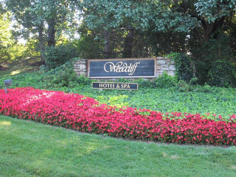 More Photos Of 345 Woodcliff Dr, Fairport Medical For Lease