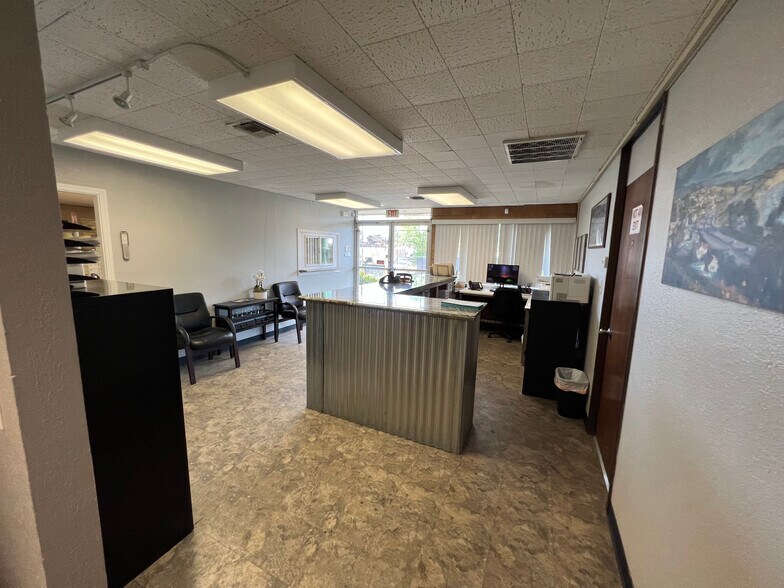 More Photos Of 8120 35th Ave, Sacramento Manufacturing For Lease