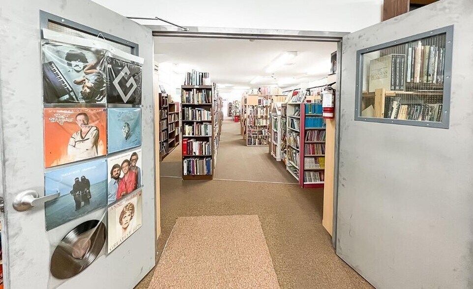 More Photos Of 9934 100 Av, Grande Prairie General Retail For Sale