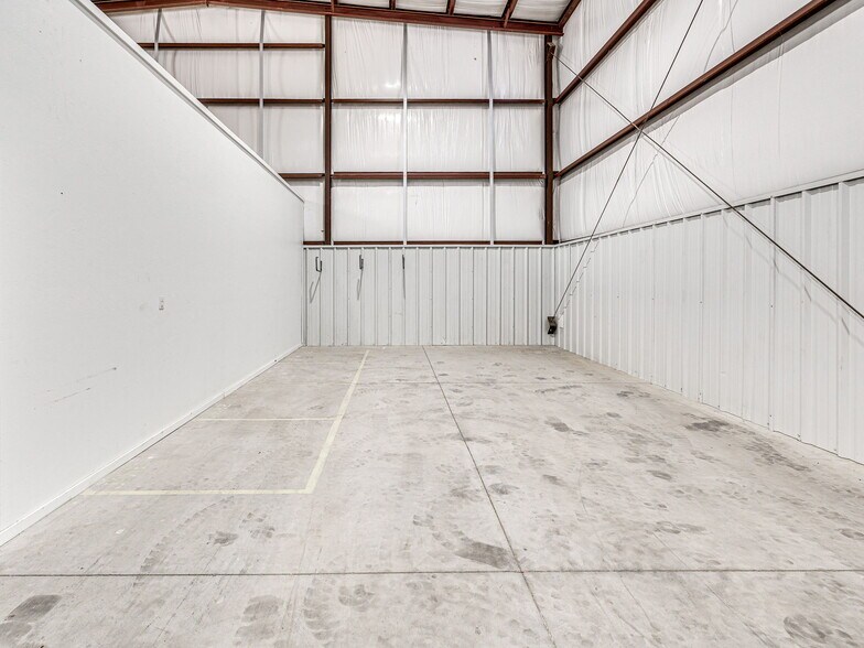 More Photos Of 11900 S Meridian, Oklahoma City Warehouse For Sale
