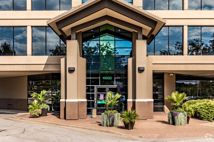 More Photos Of 4650 College Blvd, Overland Park Office For Lease