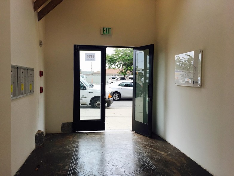 More Photos Of 3751 E Olympic Blvd, Los Angeles Office For Lease