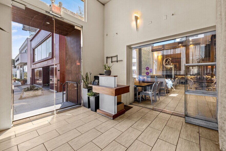 More Photos Of 861 N La Cienega Blvd, Los Angeles Restaurant For Lease