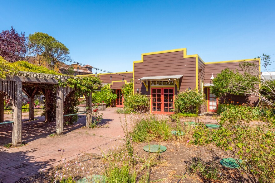 More Photos Of 11180 Highway 1, Point Reyes Station Restaurant For Sale