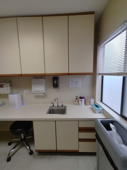 More Photos Of 1842 Noriega St, San Francisco Storefront Retail Office For Lease