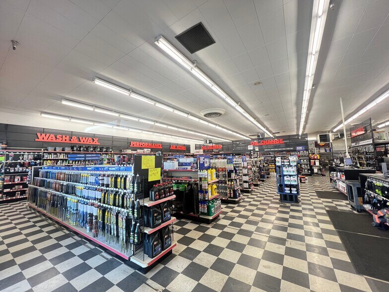 More Photos Of 336 SW Emigrant Ave, Pendleton Storefront For Sale