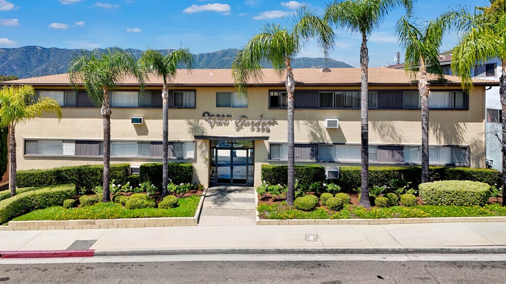 More Photos Of 4439 Ocean View Blvd, Montrose Apartments For Sale