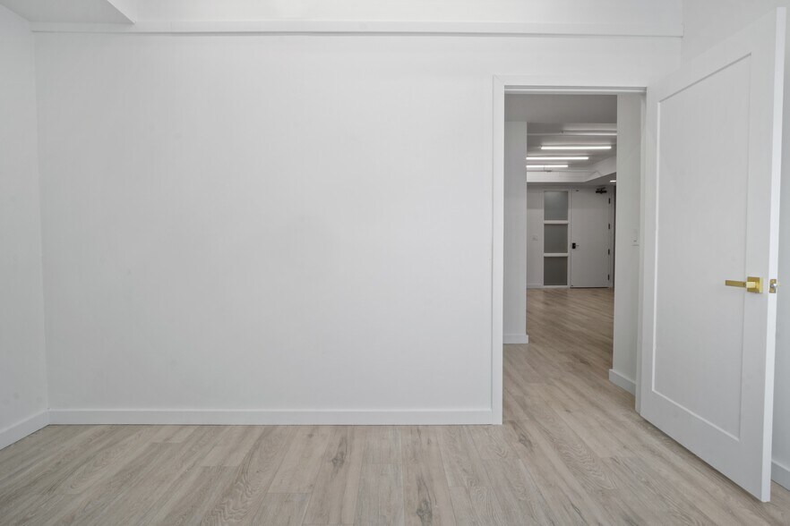 More Photos Of 2535 Kettner Blvd, San Diego Office Residential For Sale