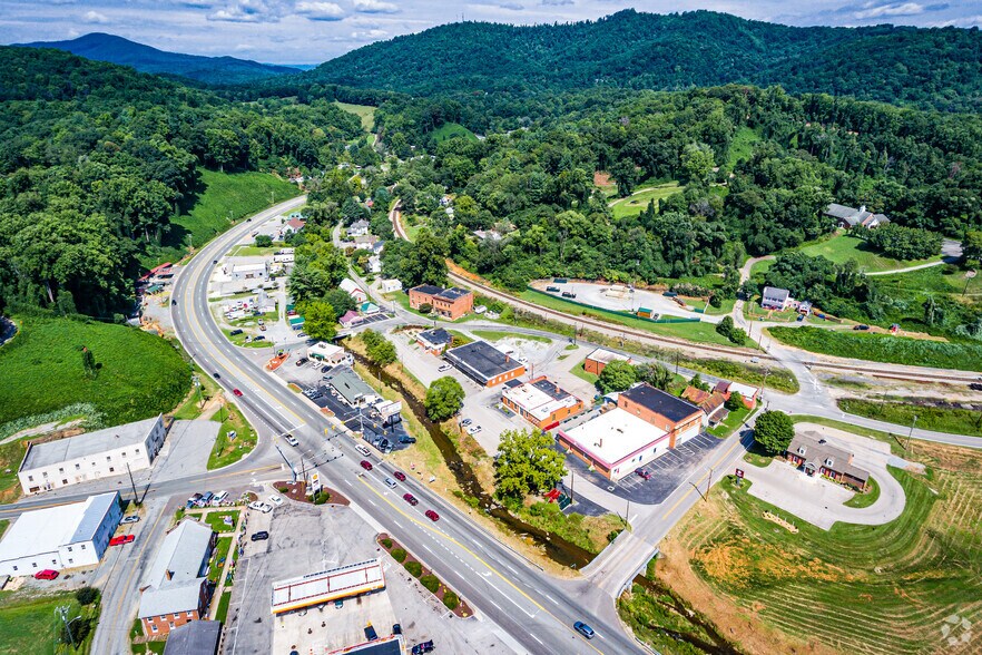 More Photos Of 40 Main St, Boones Mill Storefront Retail Residential For Sale