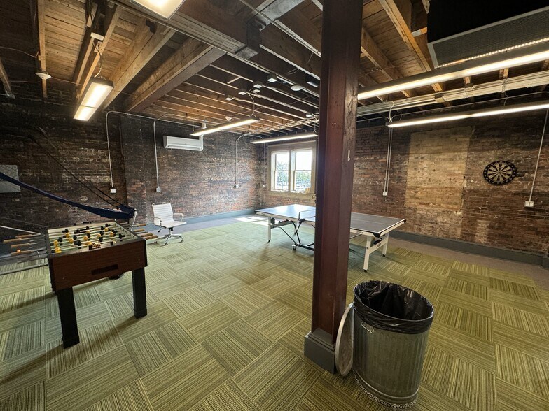 More Photos Of 21 S Front St, Wilmington Office For Lease