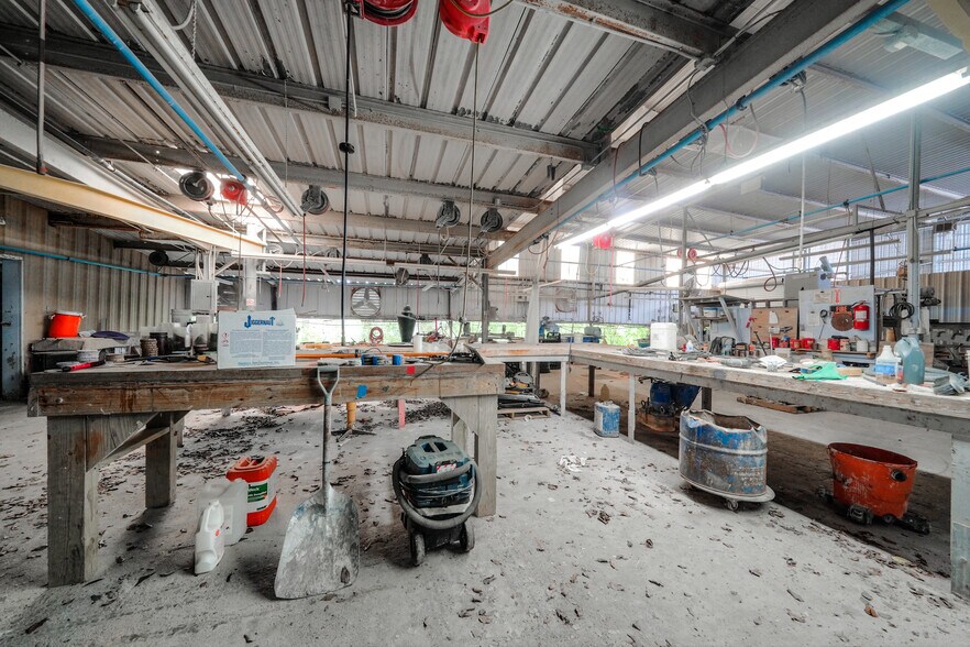 More Photos Of 6302 Saint Augustine St, Houston Manufacturing For Lease