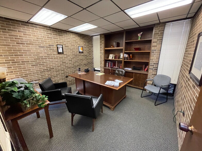 More Photos Of 1126 6th Ave, Beaver Falls Office For Lease